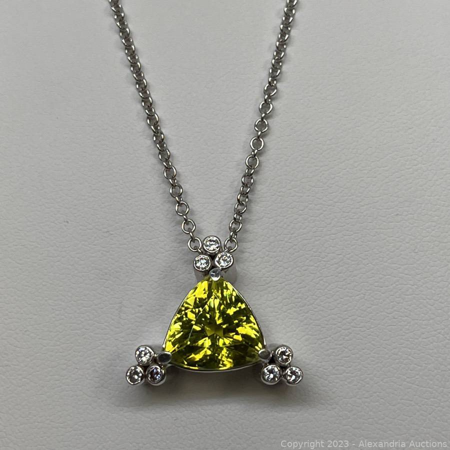 Stunning Tourmaline and diamonds necklace! Pendant 18k White Gold 