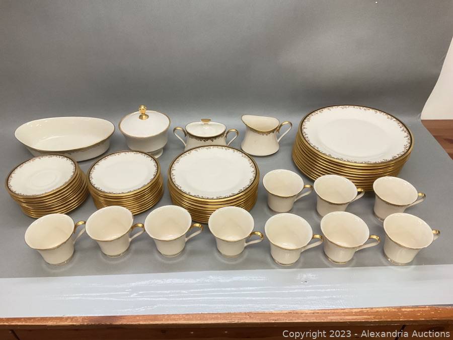 Lenox Eclipse service for 10, 58 pieces of china Auction